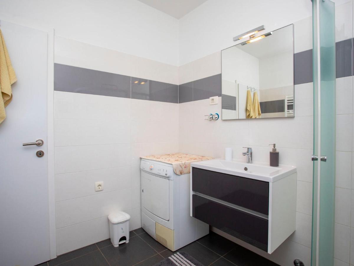 Apartment Olivia By Interhome Pićan المظهر الخارجي الصورة